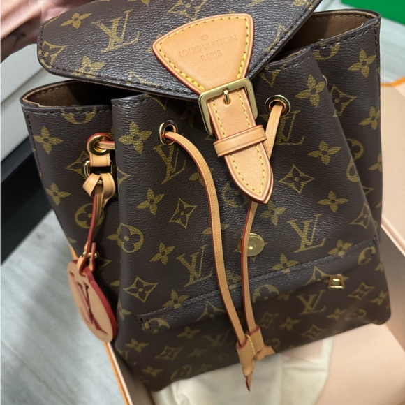 LV montsouris NM backpack. Good as new. Used atleast 3x only. - Picture 5 of 5